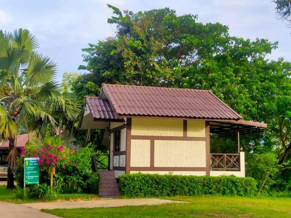 Rs Phong Riverside Resort Khon Kaen Exterior photo